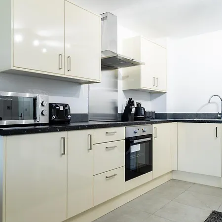Spacious Ground Floor Apt Near Old Trafford Stadium Manchester Exterior photo