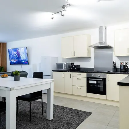 Spacious Ground Floor Apt Near Old Trafford Stadium Manchester Exterior photo