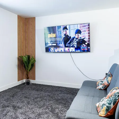 Spacious Ground Floor Apt Near Old Trafford Stadium Manchester Exterior photo